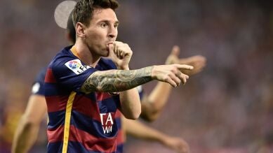 Leo Messi ya entrena con el grupo y toca balón