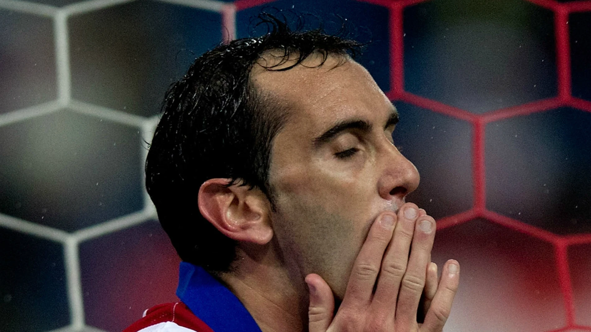 Diego Godín se lamenta Diego Godín se lamenta