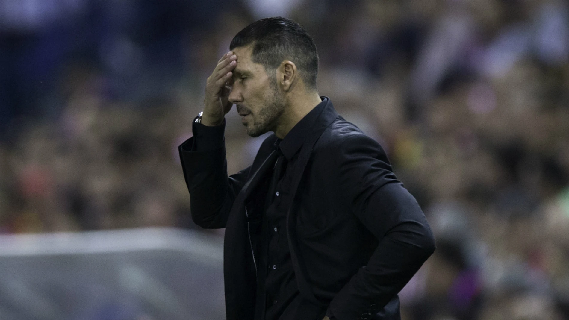 Diego Simeone, con la mano en la cabeza Diego Simeone, con la mano en la cabeza