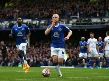 Naismith celebra un gol ante el Chelsea Naismith celebra un gol ante el Chelsea