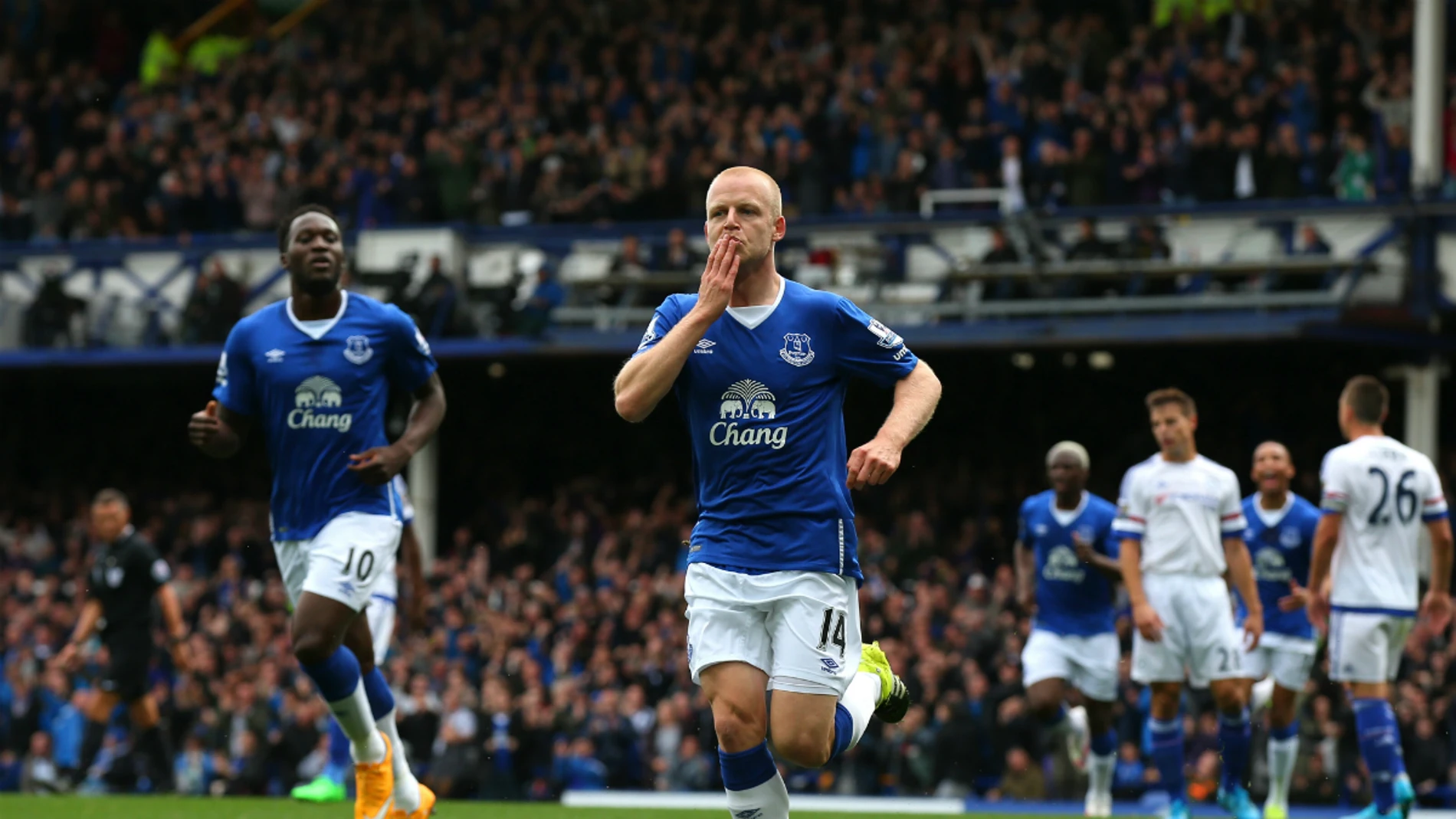 Naismith celebra un gol ante el Chelsea Naismith celebra un gol ante el Chelsea