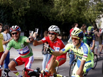 Fabio Aru, junto a Purito y Majka