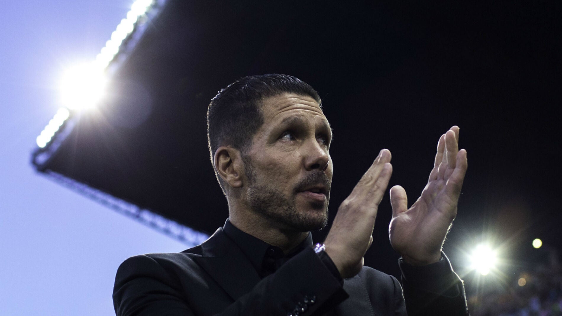Diego Simeone aplaude al Calder&oacute;n