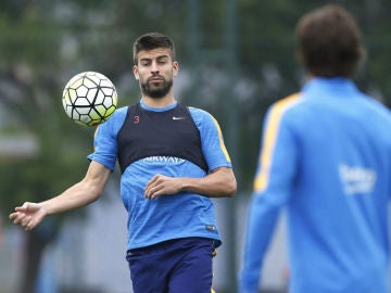 Gerard Piqué, en un entrenamiento del Barça