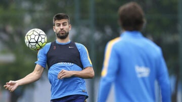 Gerard Piqué, en un entrenamiento del Barça