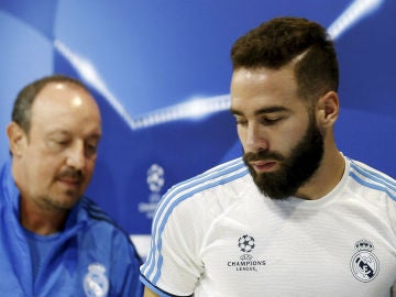 Carvajal precede a Benítez en rueda de prensa