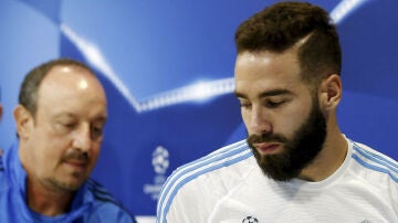 Carvajal precede a Benítez en rueda de prensa