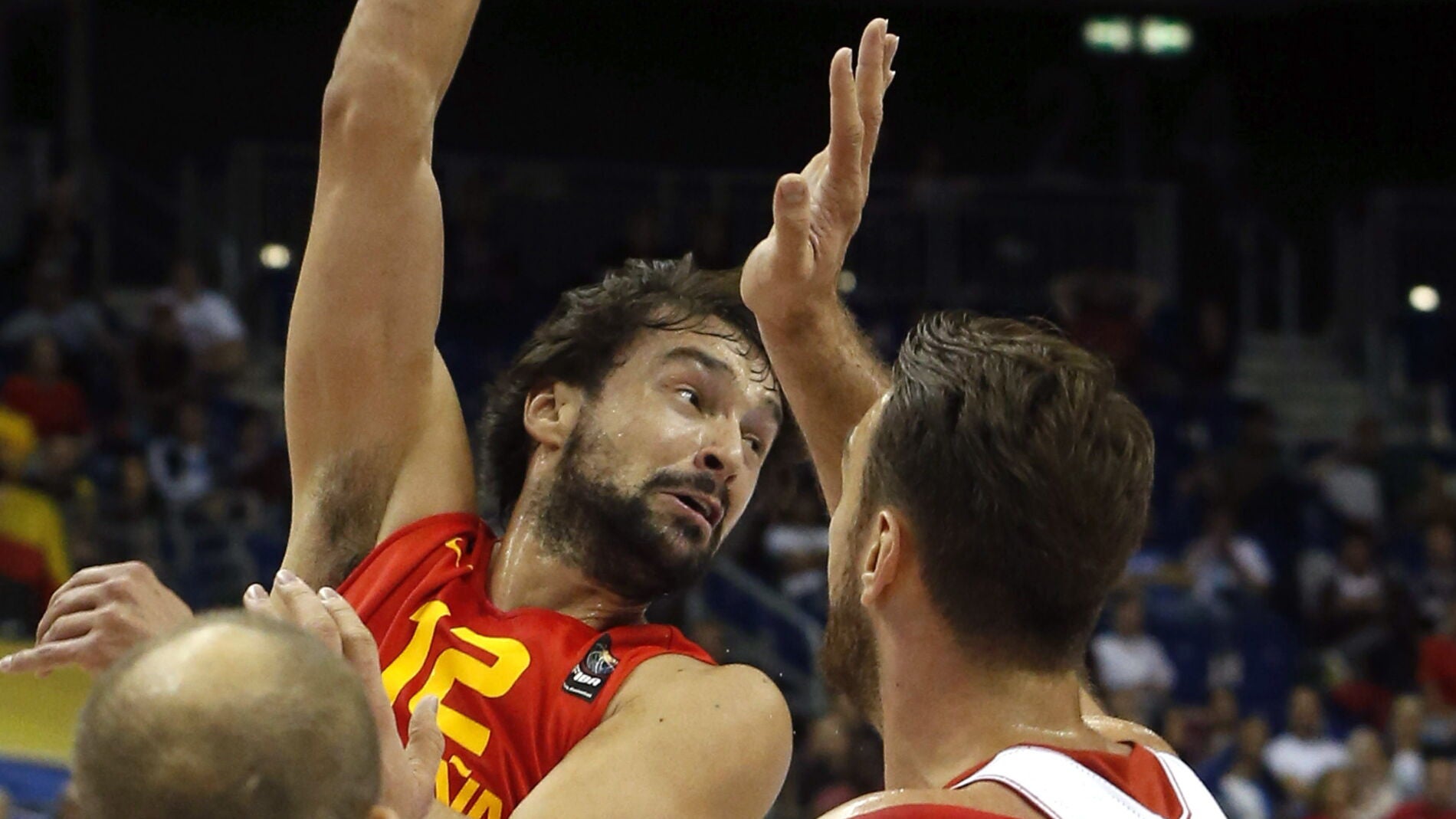 Sergio Llul en un partido con la selecci&oacute;n espa&ntilde;ola de baloncesto