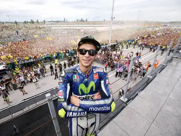 Valentino Rossi en el podio de Moto GP Valentino Rossi en el podio de Moto GP
