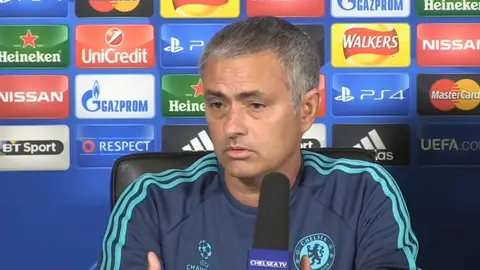 Mourinho, enfadado en rueda de prensa Mourinho, enfadado en rueda de prensa