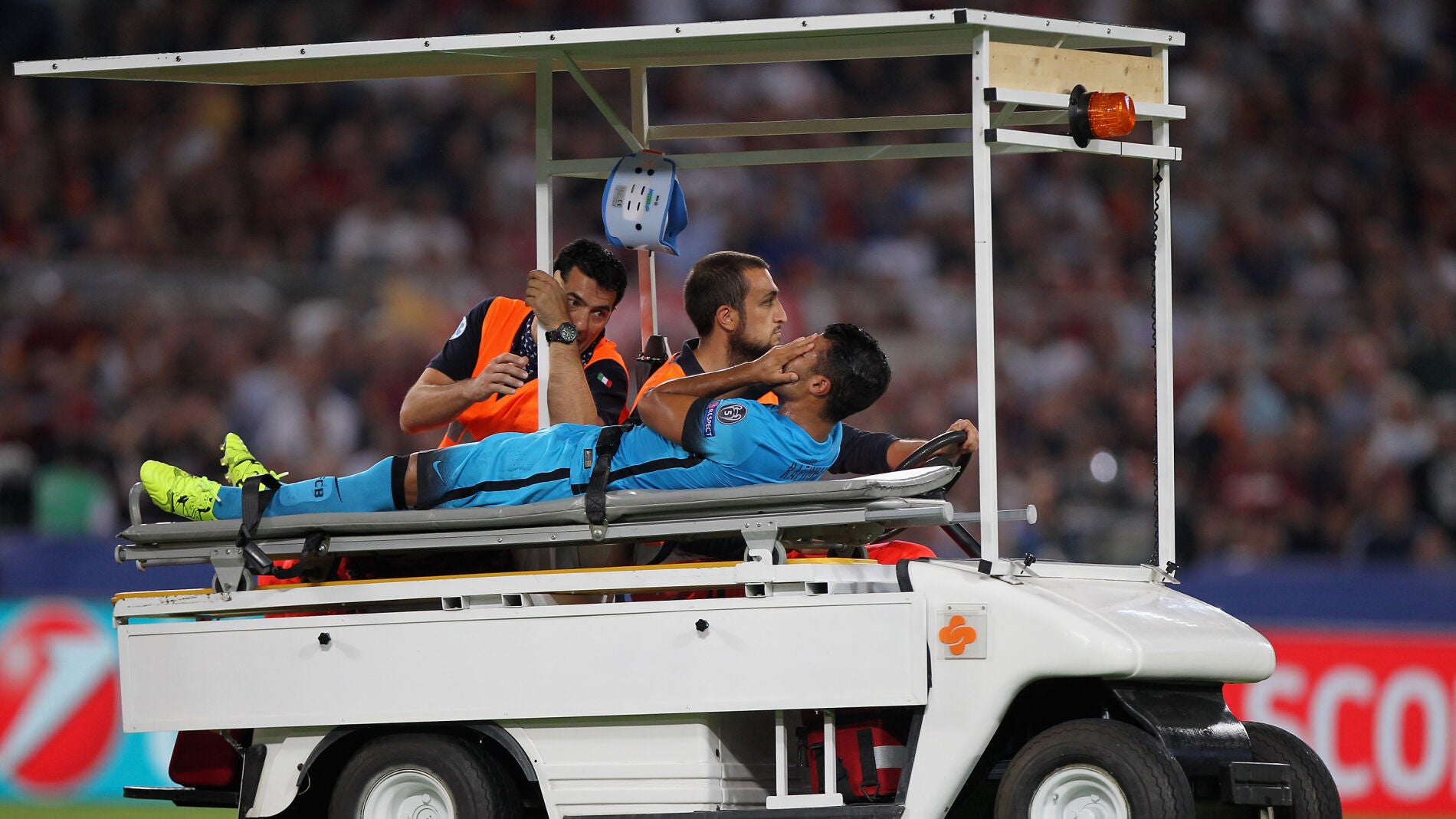 Las asistencias sacan del campo a Rafinha