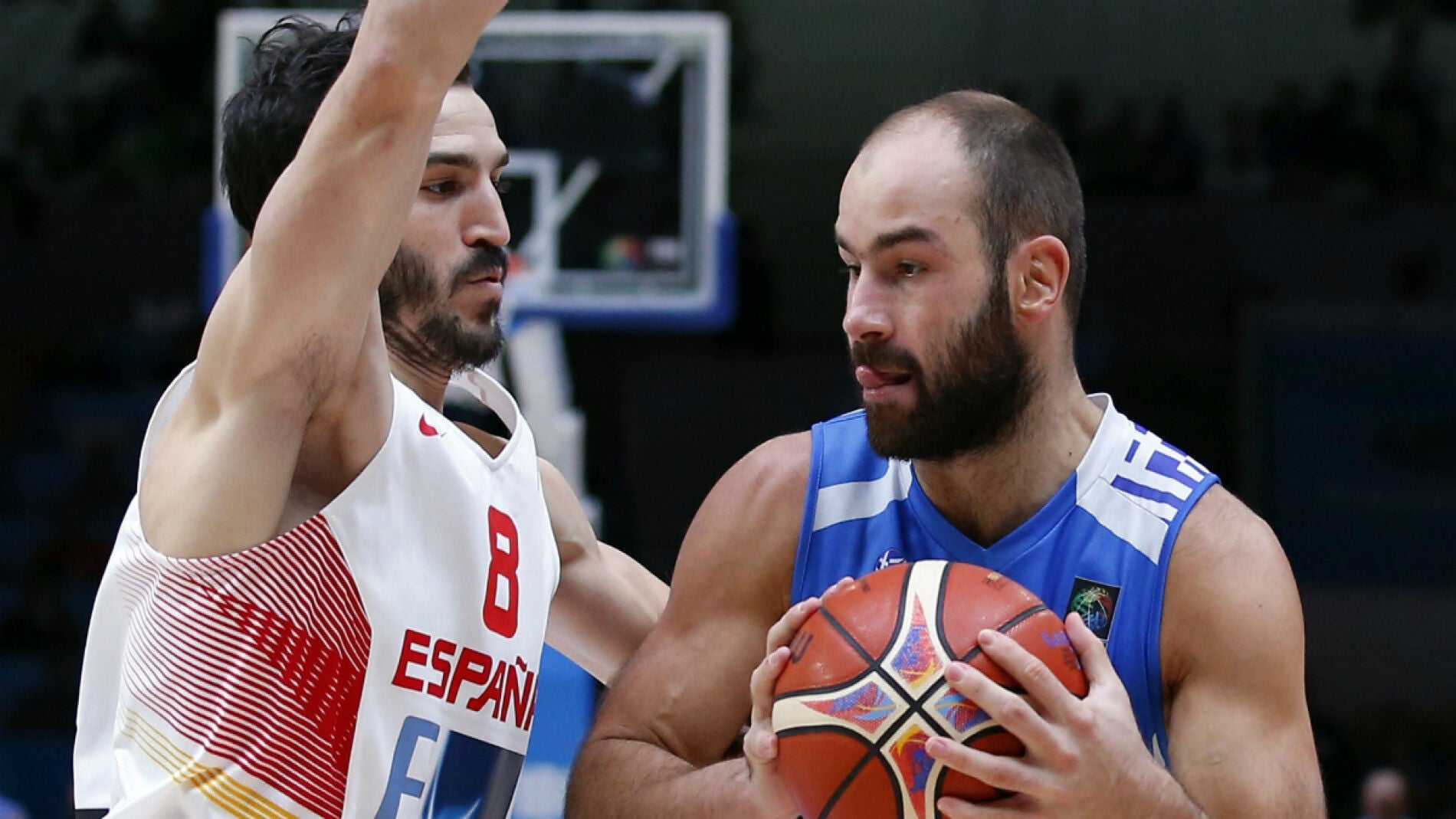 Spanoulis entra a canasta ante la presi&oacute;n de Pau Ribas