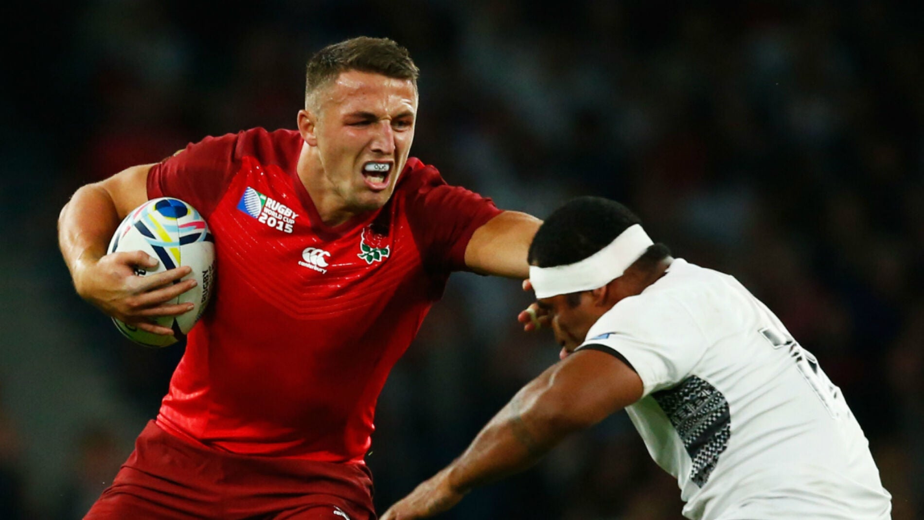Sam Burgess se quita de encima a Tuapati Talemaitoga