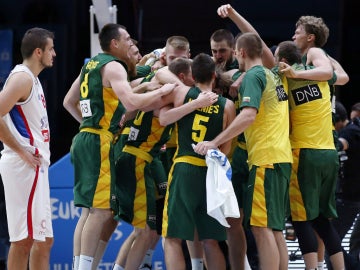 La selección lituana celebra su pase a la final del Eurobasket