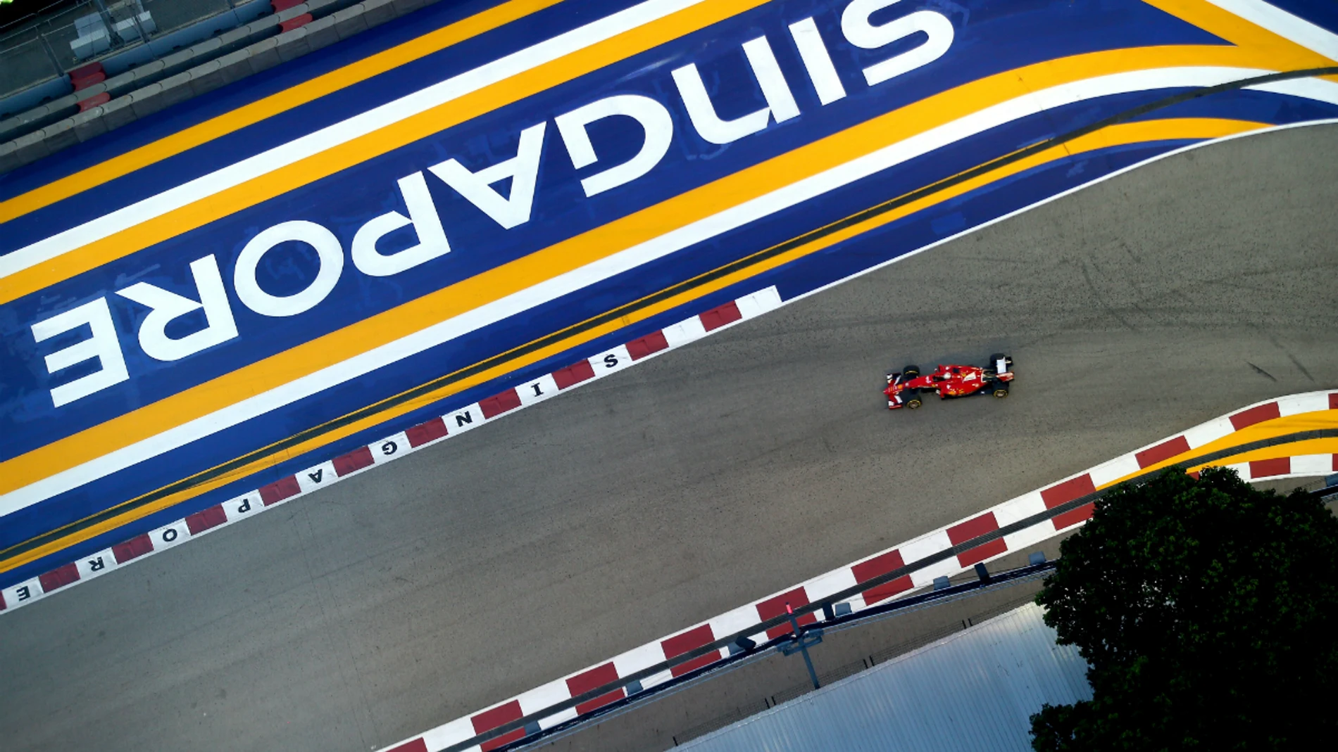 Vettel rueda en Marina Bay