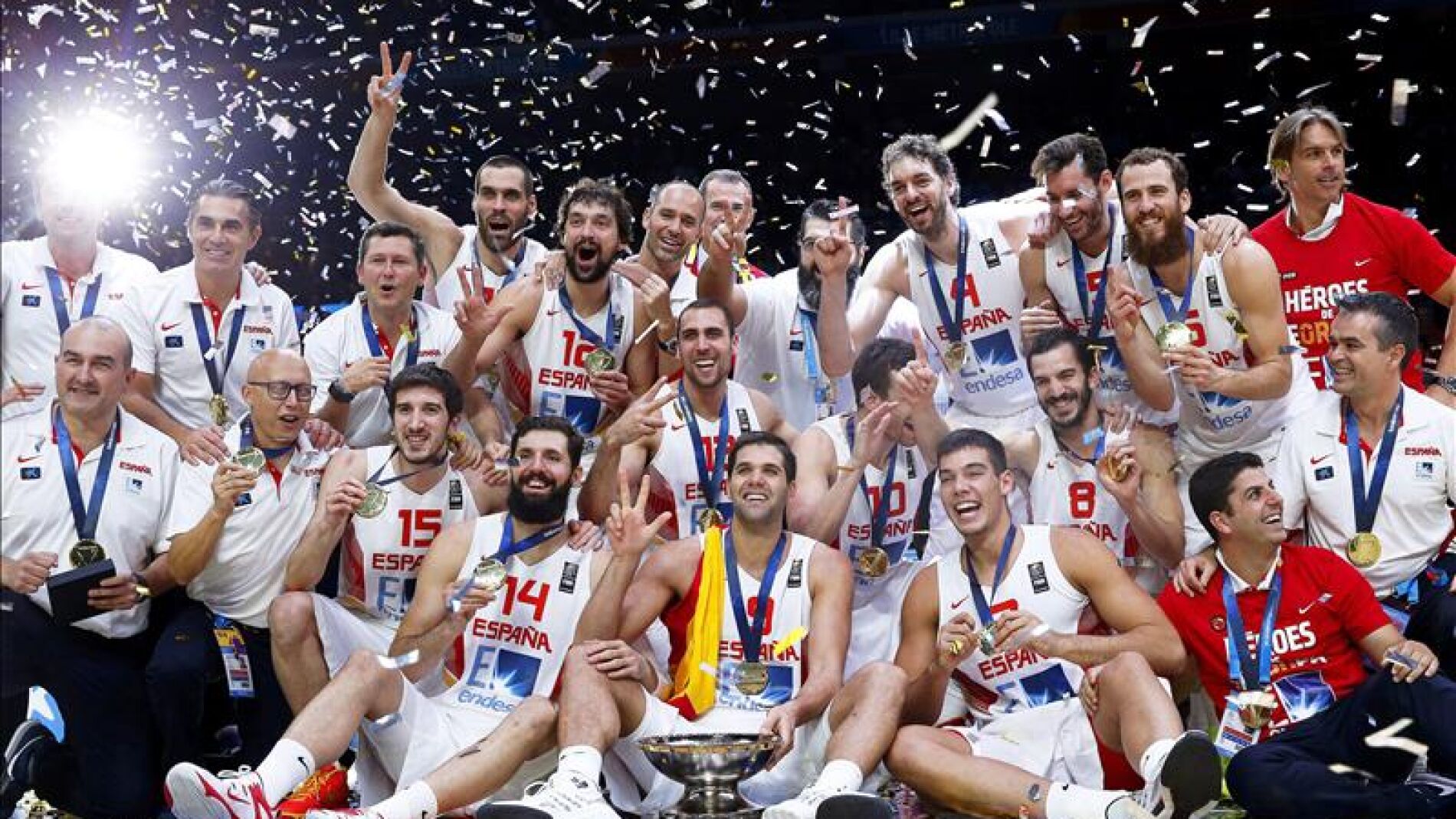 La selecci&oacute;n celebra su triunfo en el Eurobasket 2015