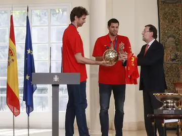 Pau Gasol, Felipe Reyes y Mariano Rajoy Pau Gasol, Felipe Reyes y Mariano Rajoy