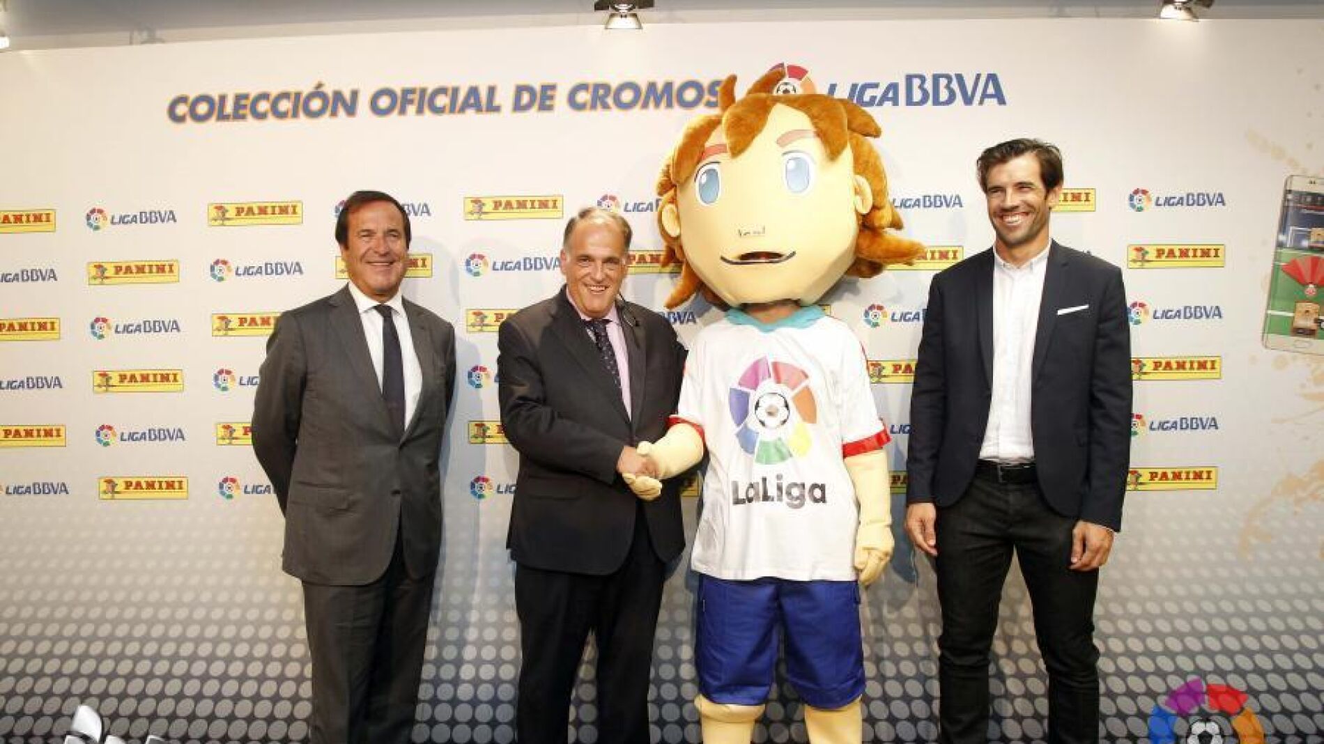 Javier Tebas presenta a 'Capi', la nueva mascota de la Liga