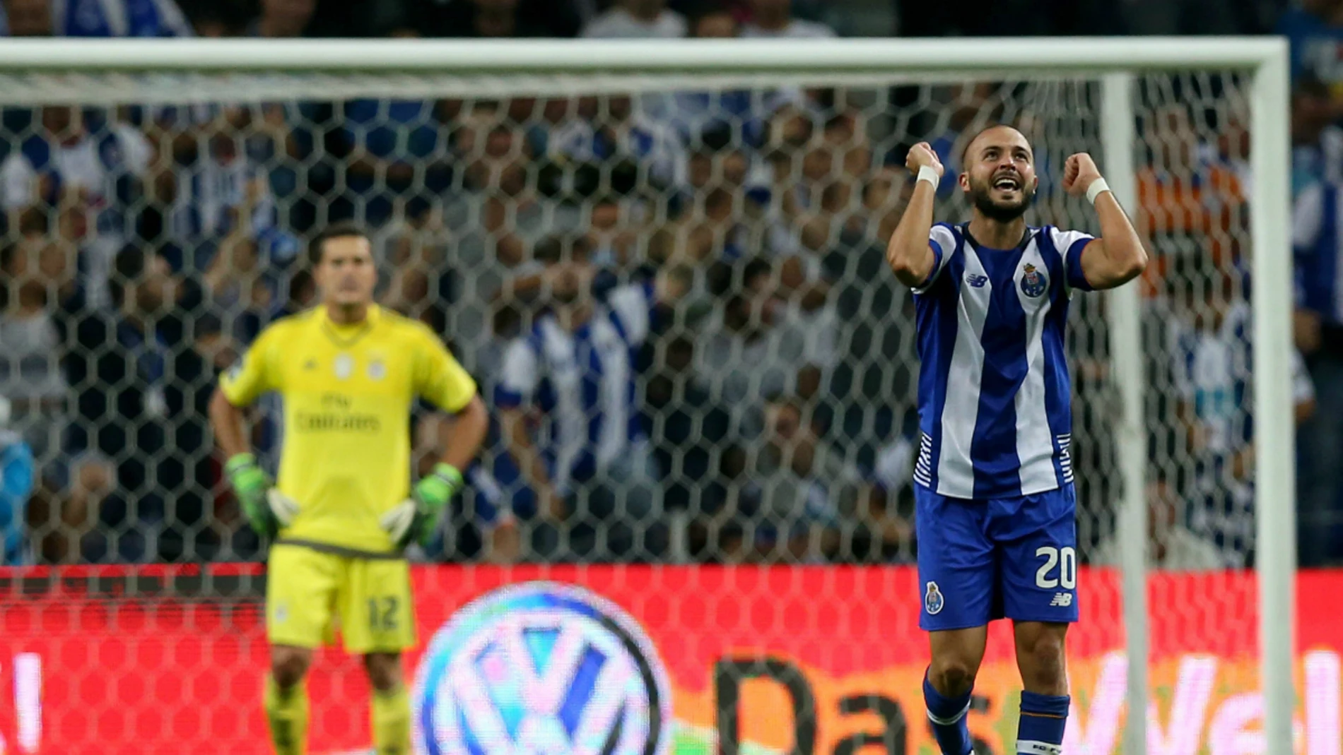 André André celebra su gol contra el Benfica André André celebra su gol contra el Benfica