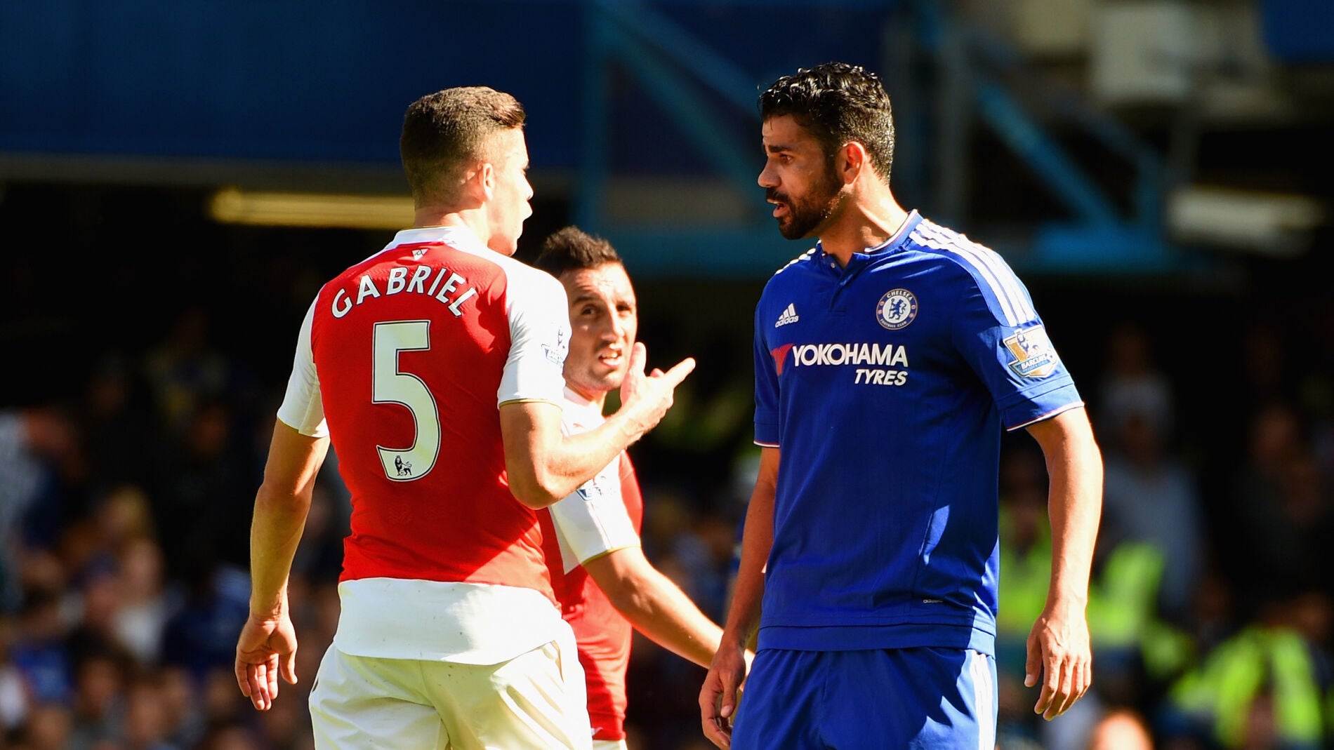 Gabriel y Diego costa cruzan m&aacute;s que palabras