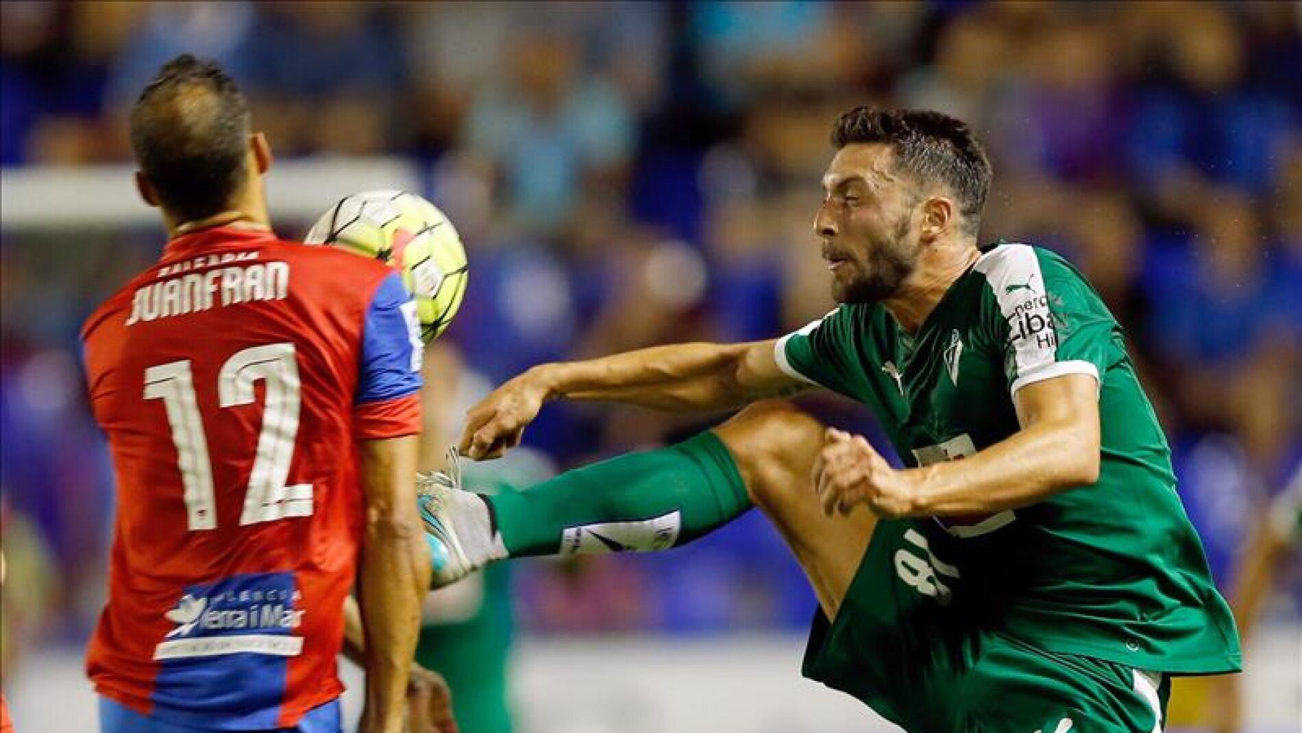 El capit&aacute;n del Levante Juanfran Garc&iacute;a fue trasladado a un hospital