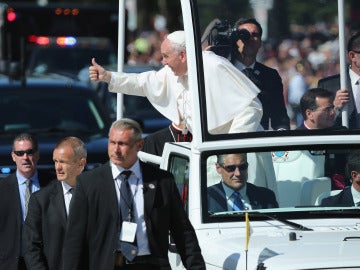 El Papa Francisco saluda a los ciudadanos en Washington