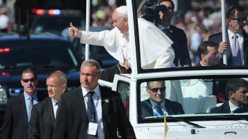 El Papa Francisco saluda a los ciudadanos en Washington