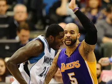 Anthony Bennet, en acción ante los Lakers Anthony Bennet, en acción ante los Lakers