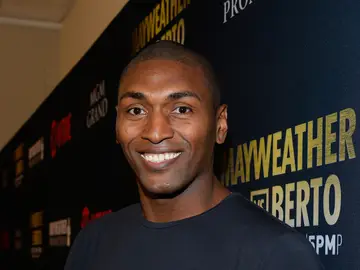 Metta World Peace en un acto publicitario Metta World Peace en un acto publicitario