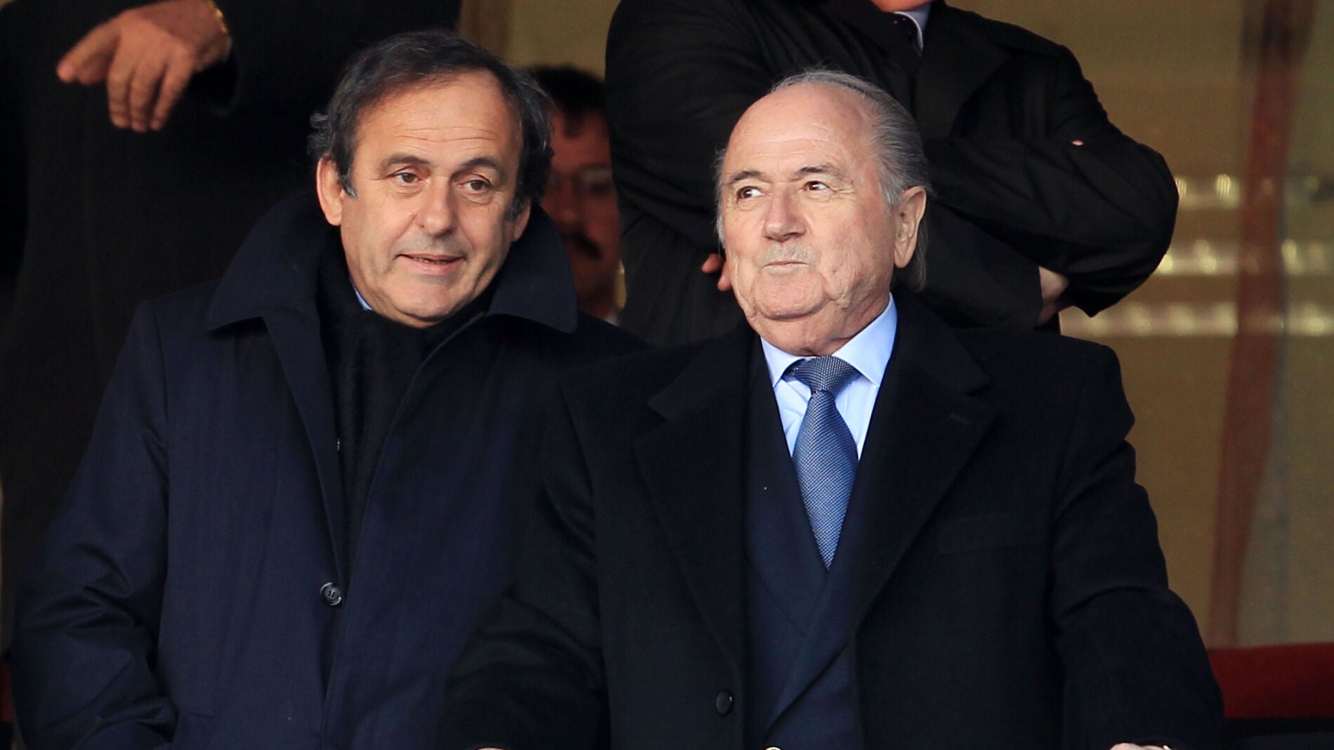 Michel Platini junto a Joseph Blatter