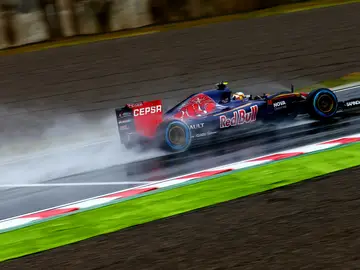 Sainz, en la lluvia de Japón Sainz, en la lluvia de Japón