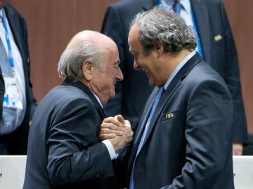 Joseph Blatter y Michel Platini, durante el congreso de la FIFA