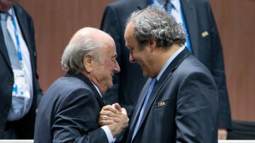Joseph Blatter y Michel Platini, durante el congreso de la FIFA