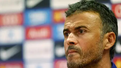 Luis Enrique, con gesto enfadado en rueda de prensa Luis Enrique, con gesto enfadado en rueda de prensa