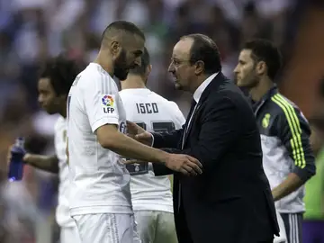 Benítez da instrucciones a Benzema Benítez da instrucciones a Benzema