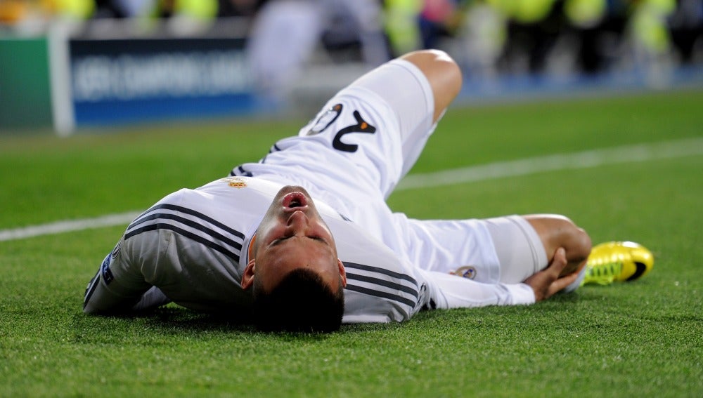 Jesé Rodríguez, dolorido en un partido con el Real Madrid