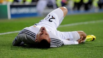 Jesé Rodríguez, dolorido en un partido con el Real Madrid