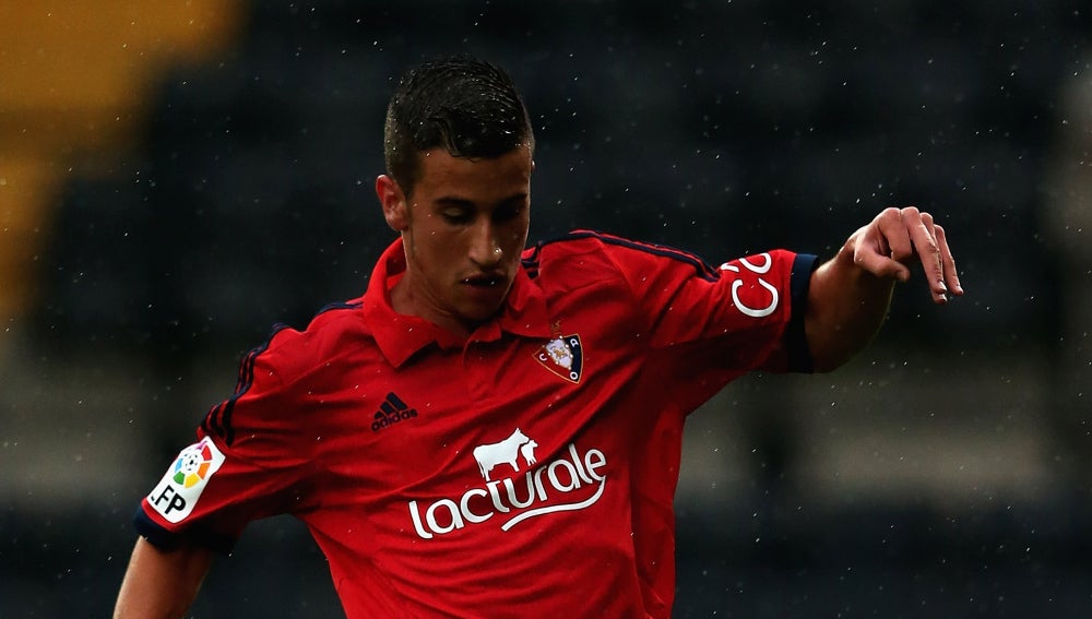 Alex Berenguer, jugando con el Osasuna