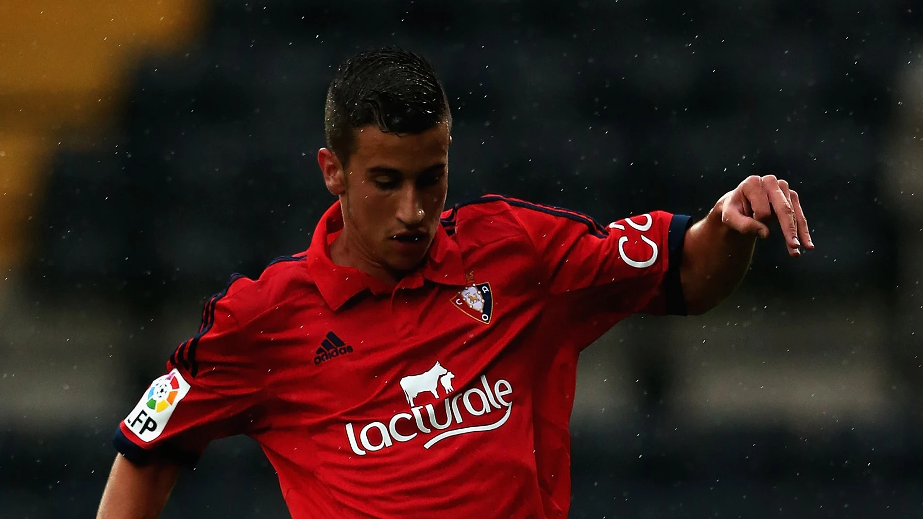Alex Berenguer, jugando con el Osasuna Alex Berenguer, jugando con el Osasuna
