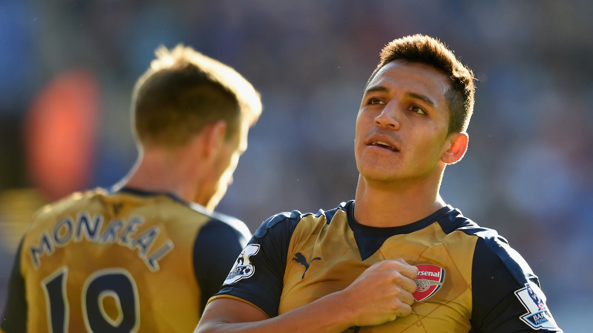 Alexis Sánchez celebra su 'hat-trick' ante el Leicester Alexis Sánchez celebra su 'hat-trick' ante el Leicester
