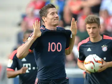 Lewandowski celebra uno de sus goles Lewandowski celebra uno de sus goles