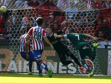 Joaquín anota de cabeza ante el Sporting Joaquín anota de cabeza ante el Sporting