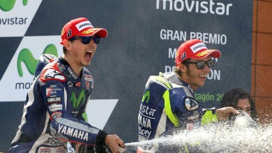 Jorge Lorenzo recorta distancias con Rossi tras una incontestable victoria en Aragón