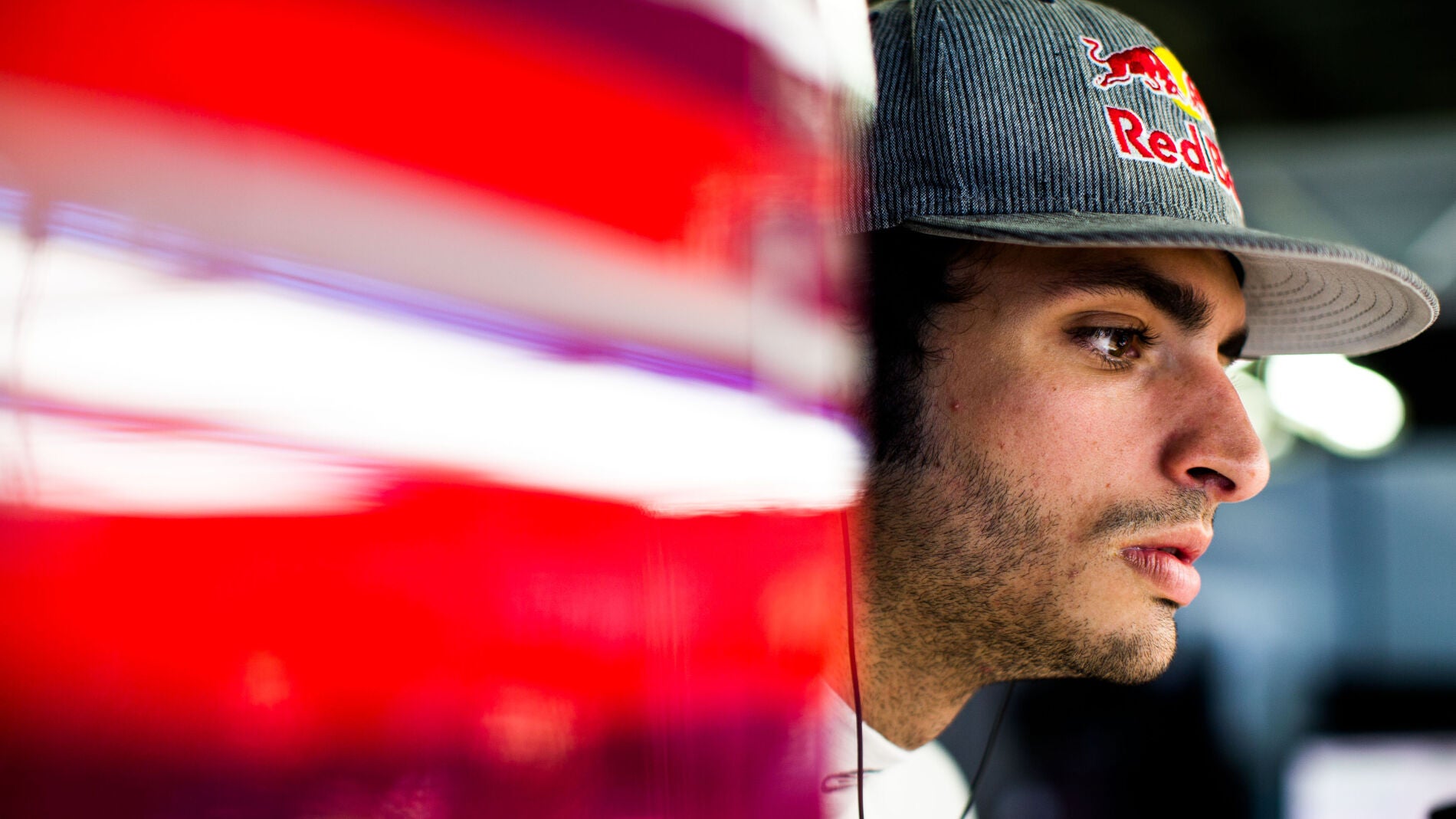 Sainz, de perfil