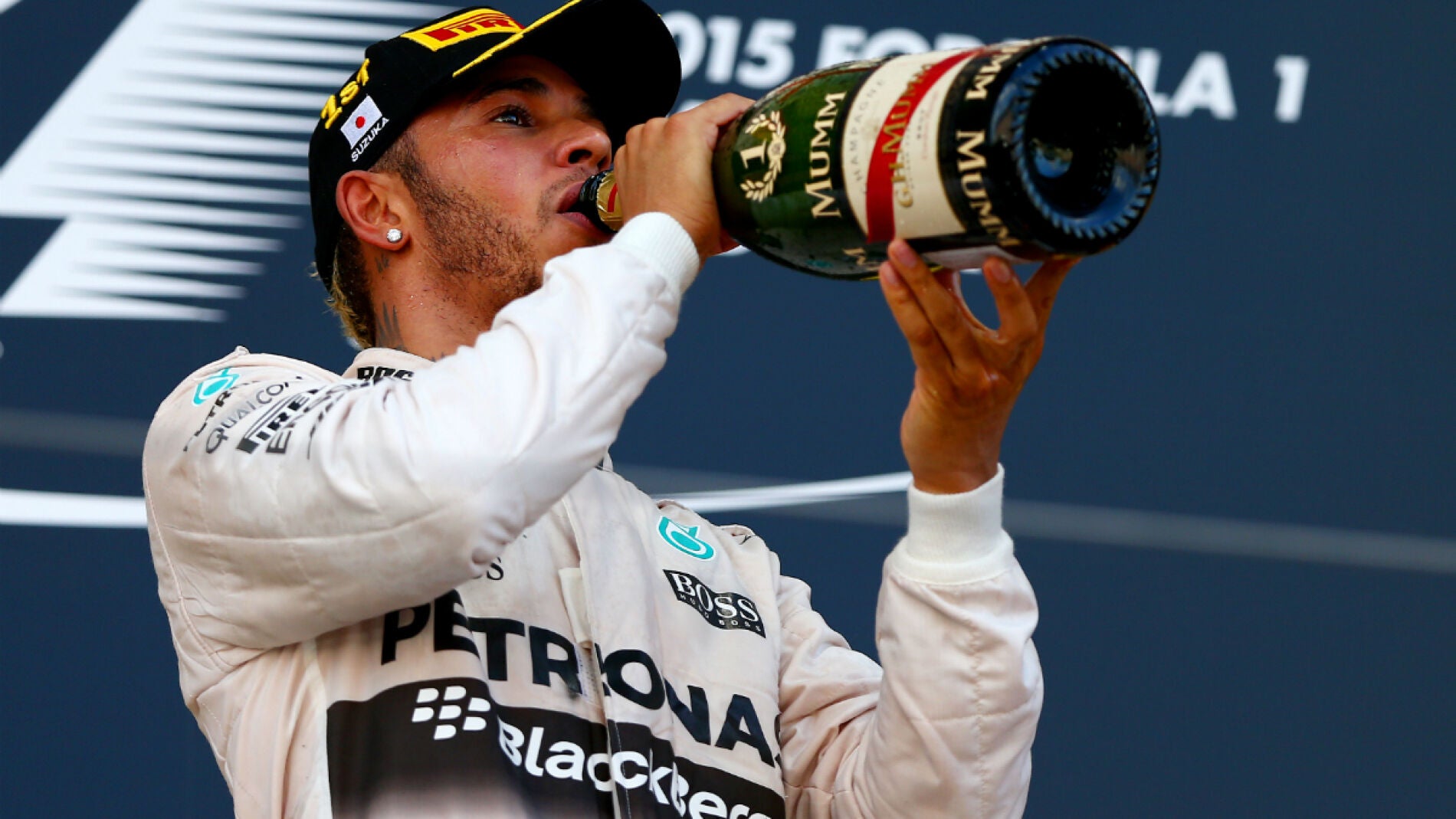 Hamilton saborea el champ&aacute;n de la victoria