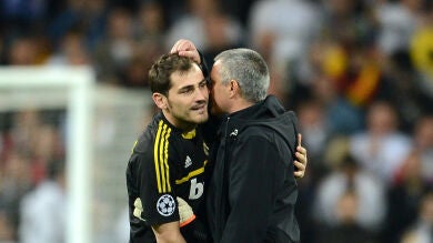 Mourinho sí se saludó con Iker Casillas tras el partido