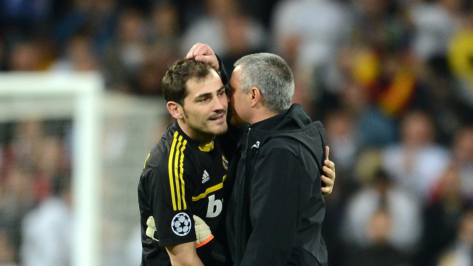 Mou e Iker Casillas durante un partido Mou e Iker Casillas durante un partido