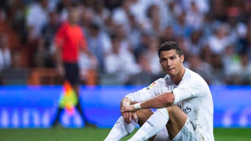 Cristiano se lamenta tras una ocasión fallada contra el Málaga