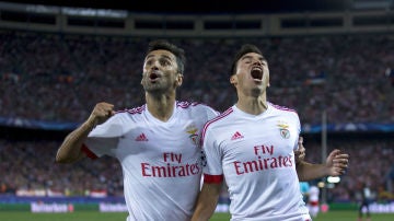 Gaitán celebra su gol contra el Atlético de Madrid