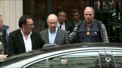 La secretaria personal de Rato y un presunto testaferro, en libertad tras declarar